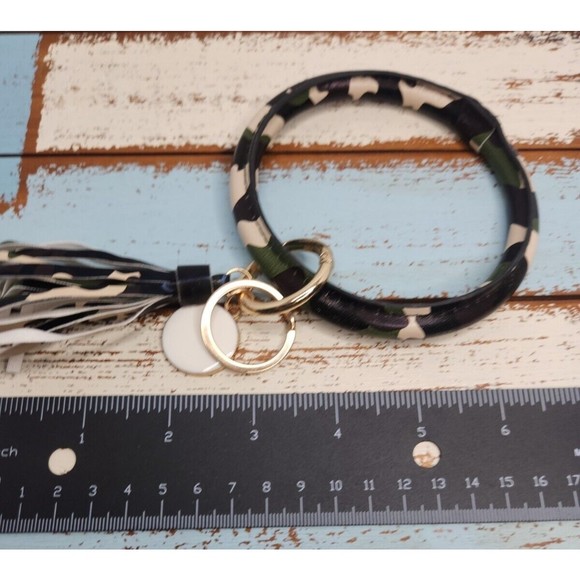 CAMO Wristlet Key Ring Bracelet Round Oversized Keychain Holder Tassel - Picture 9 of 9